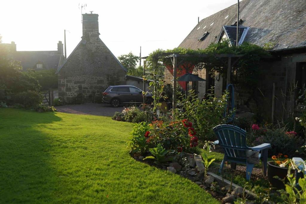 Le Petit Fleur - The Little Flower, Cosy Cottage Saint-Michel-de-Montjoie Exterior photo